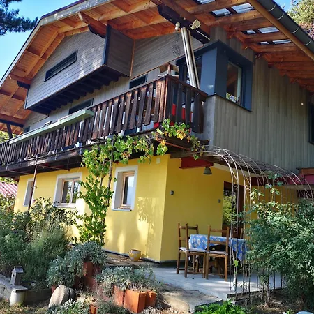 Studio De Plain-Pied Dans Un Chalet Mens Exterior photo